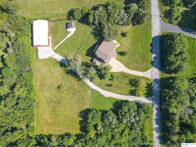 18302 Nicholas Rd, Plattsmouth, NE 68048 - photo 4