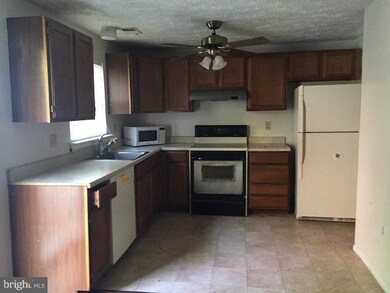 7315 Sheila Ln, Clinton, MD 20735 - photo 3