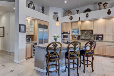 Center Island w/Pendant Lights