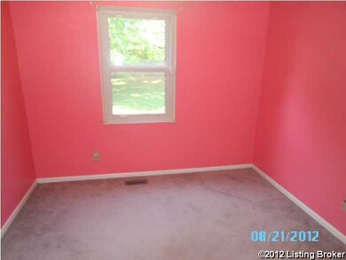 8812 Old Ironsides Dr, Louisville, KY 40228 - photo 3