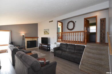 220 Campus View Dr, Lincoln, IL 62656 - photo 6