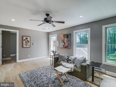 9061 Robinhood Dr, Kunkletown, PA 18058 - photo 4