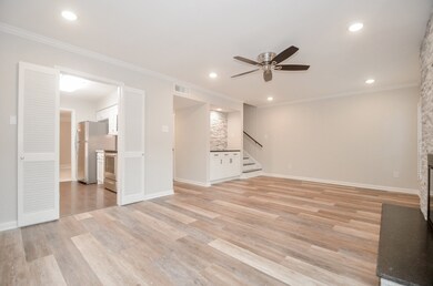 10274 Briar Forest Dr unit 25, Houston, TX 77042 - photo 4