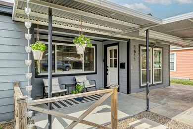 1611 Walton St, Houston, TX 77009 - photo 2