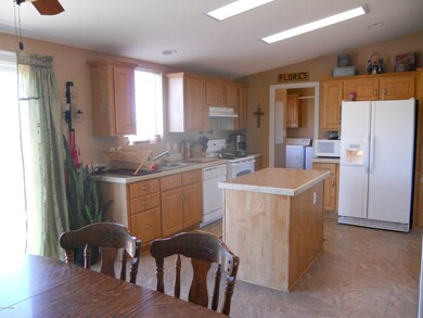 1955 W Curtis Ranch Rd, Paulden, AZ 86334 - photo 5