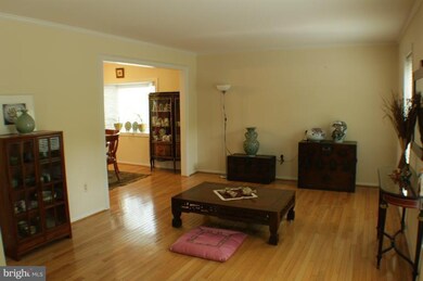 11113 Rutledge Dr, North Potomac, MD 20878 - photo 3