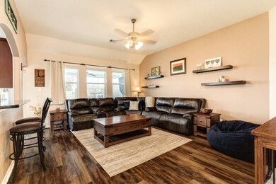 1013 Brady Ln, Alvin, TX 77511 - photo 7