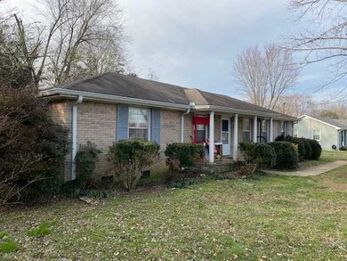 112 Hilltop Dr, Shelbyville, TN 37160 - photo 2