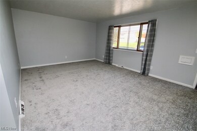 5398 Bartlett Rd, Bedford, OH 44146 - photo 3