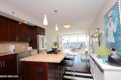1 Broad 20C Stamford CT 06901 18215