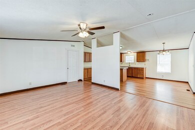 10902 Pine Desert Ln, Houston, TX 77088 - photo 6