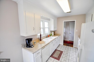 1106 Rosemont Dr, Knoxville, MD 21758 - photo 6