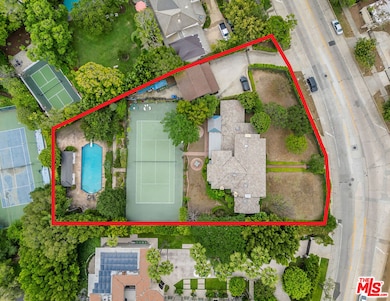 35,018 SF Lot - outline approx