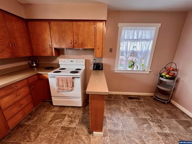 1635 Walnut St SW, Albany, OR 97321 - photo 3