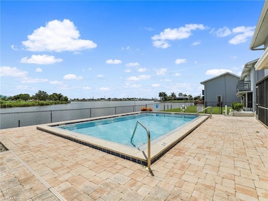 621 SW 3rd Ct unit 102, Cape Coral, FL 33991 - photo 3