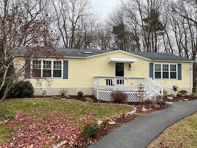 11 Hawthorne St, Rockland, MA 02370 - photo 2