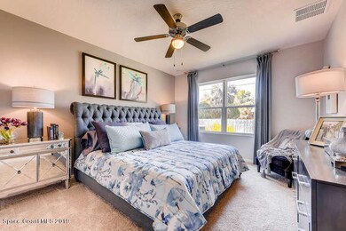 Cali-small-008-4-Master Bedroom-666x445-