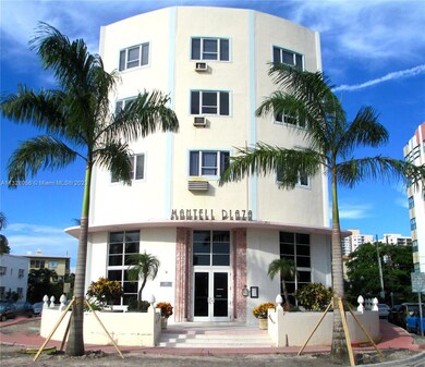 Boutiques Art deco restored building.