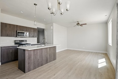 572 E Elmbrook Dr-16