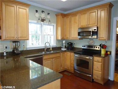 Kitchen - New quartz countertops, stainless steel 