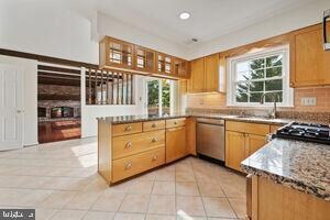 20321 Pleasant Ridge Dr, Montgomery Village, MD 20886 - photo 4