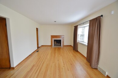 119 Fallis Rd