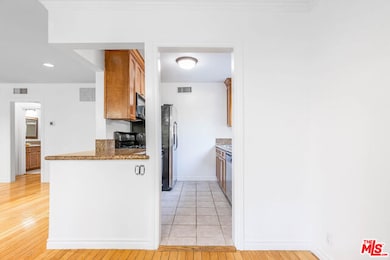 14934 Dickens St unit 3, Sherman Oaks, CA 91403 - photo 7