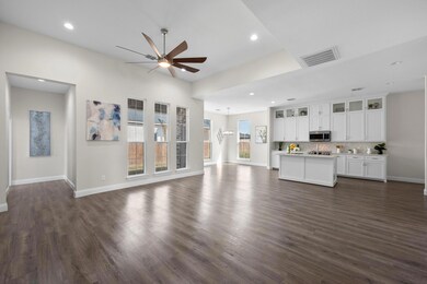 704 Ascot Ct, Ennis, TX 75119 - photo 4