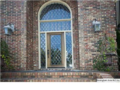 WELCOME!! Beautiful front entrance from circular d