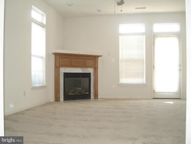 16410 Steerage Cir, Woodbridge, VA 22191 - photo 4