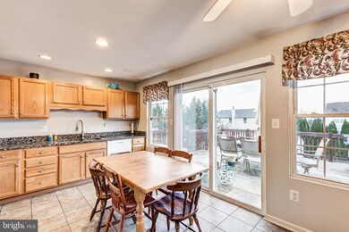 530 Kenan St, Taneytown, MD 21787 - photo 7