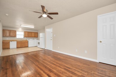 500 W Pitts Ave unit 204, Pasadena, TX 77506 - photo 6