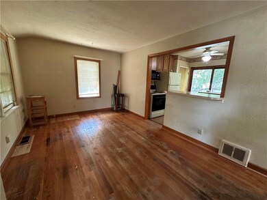 5625 New York Ave, Des Moines, IA 50310 - photo 3