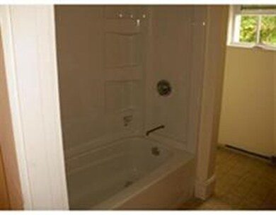 2 Evergreen St unit 3, Kingston, MA 02364 - photo 4