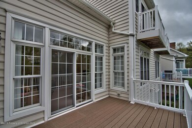 203 Thackeray Close, Moosic, PA 18507 - photo 4