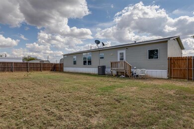 132 Chisholm Hills Dr, Rhome, TX 76078 - photo 5