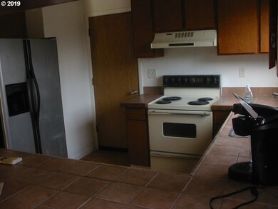 1708 Jasper Ave, Sutherlin, OR 97479 - photo 5