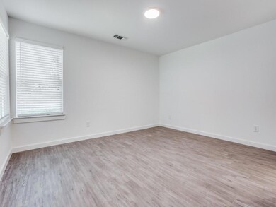 2424 S Fannin Ave, Denison, TX 75020 - photo 6