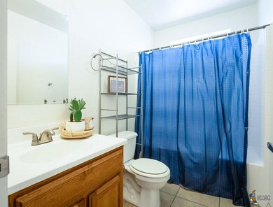 1020 Meadow Dr unit 15, Calexico, CA 92231 - photo 7