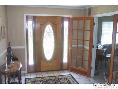 1062 S Orchard Rd, Flat Rock, NC 28731 - photo 5