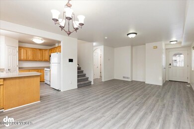 05-Living Room 20220202-DW-6752