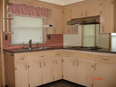 286 Morse Ave, Woonsocket, RI 02895 - photo 3