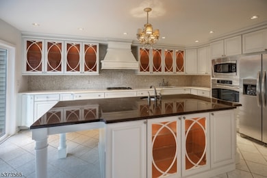 35 Hunters Cir, Tewksbury Twp., NJ 08833 - photo 5