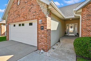 1398 N Sandy Creek Cir unit 2, Nixa, MO 65714 - photo 3