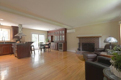 5_Clapp_Ln_01_Livingroom_Combo_07212023