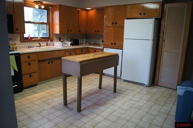 1518 N Minnesota St, New Ulm, MN 56073 - photo 4