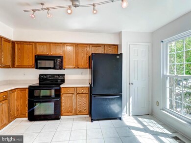 11935 Thurloe Dr, Lutherville Timonium, MD 21093 - photo 6