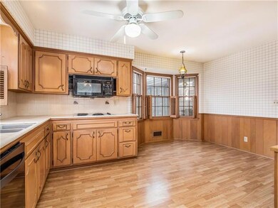 Kitchen with eat-in nook