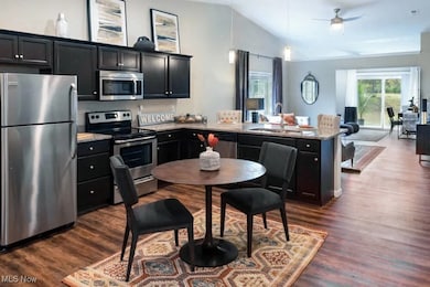 Redwood Wadsworth, Wadsworth, OH 44281 - photo 3