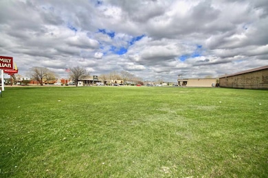 127 S Blackhawk Blvd, South Beloit, IL 61080 - photo 2